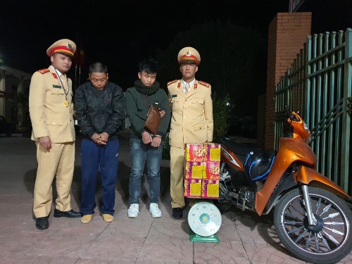 Bắc Giang: Bắt giữ hai đối tượng vận chuyển trái phép 16 kg pháo nổ